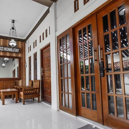 Inez Homestay Γιογκιακάρτα Εξωτερικό φωτογραφία