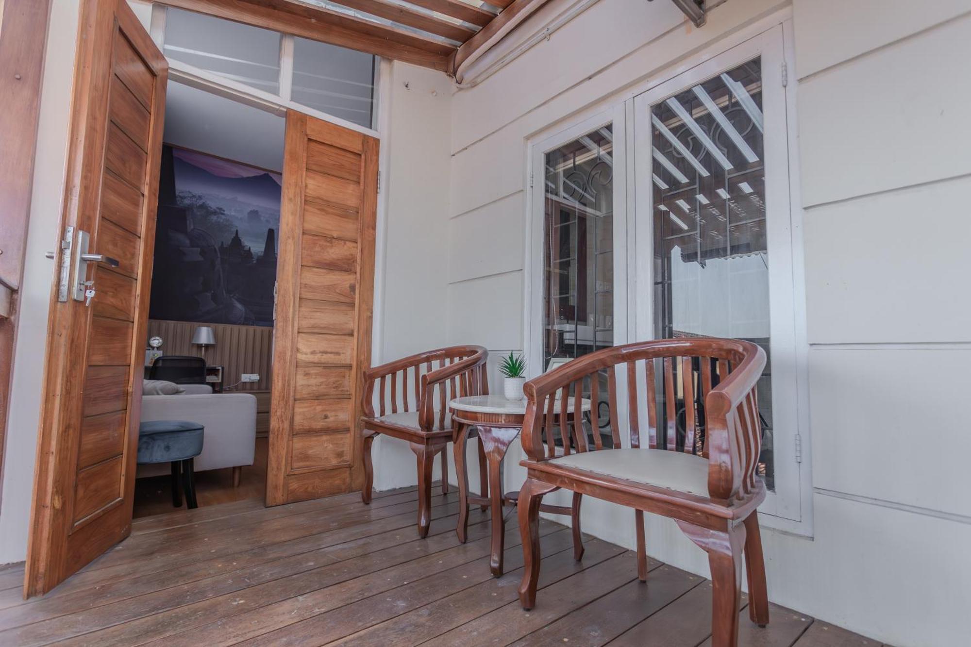 Inez Homestay Γιογκιακάρτα Εξωτερικό φωτογραφία