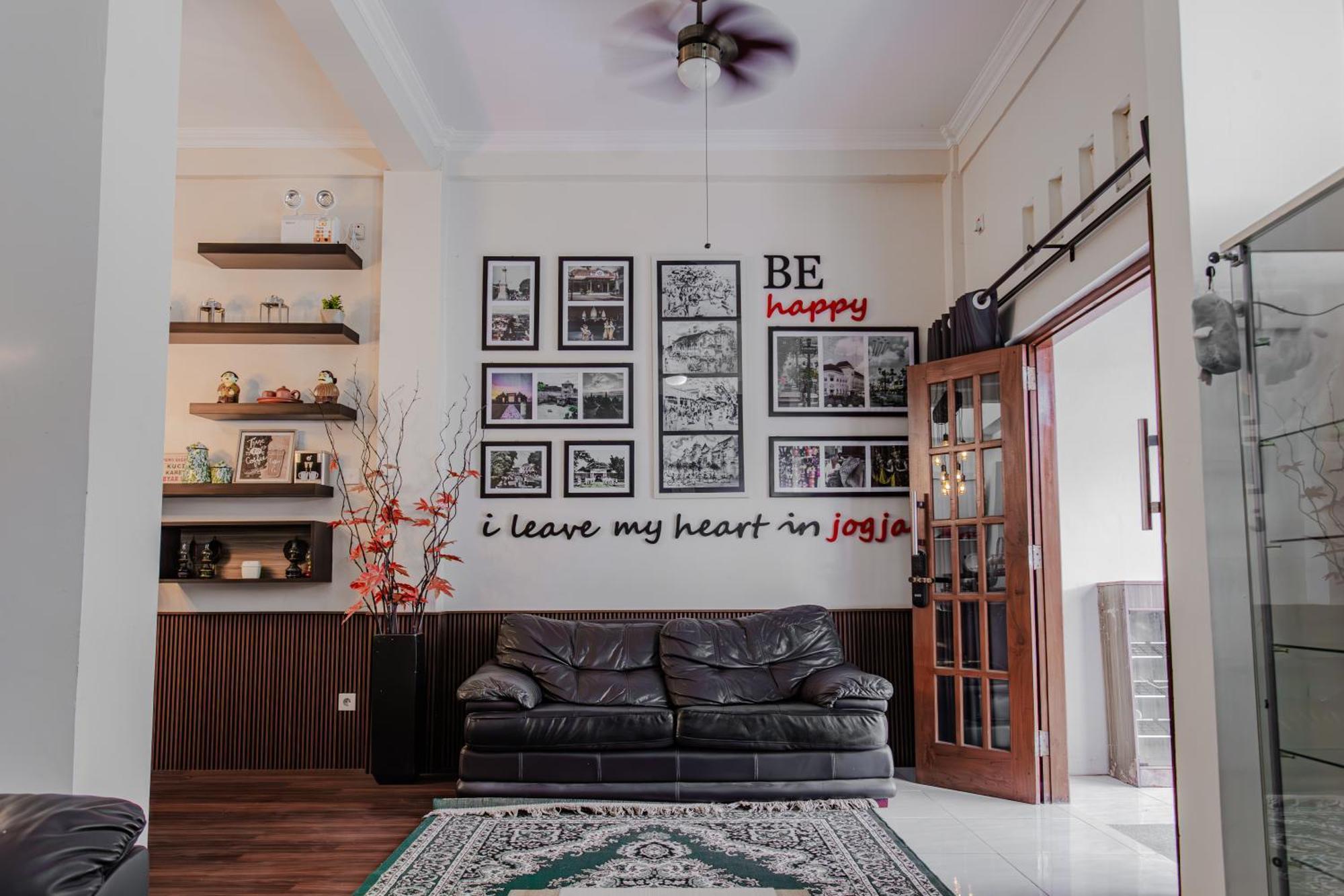 Inez Homestay Γιογκιακάρτα Εξωτερικό φωτογραφία